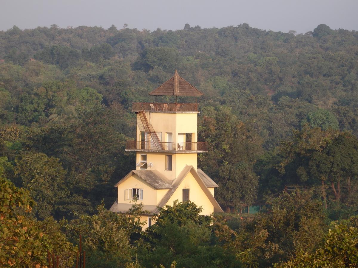 Cherilyn Monta Resort - Ratnagiri Vatul Exterior photo